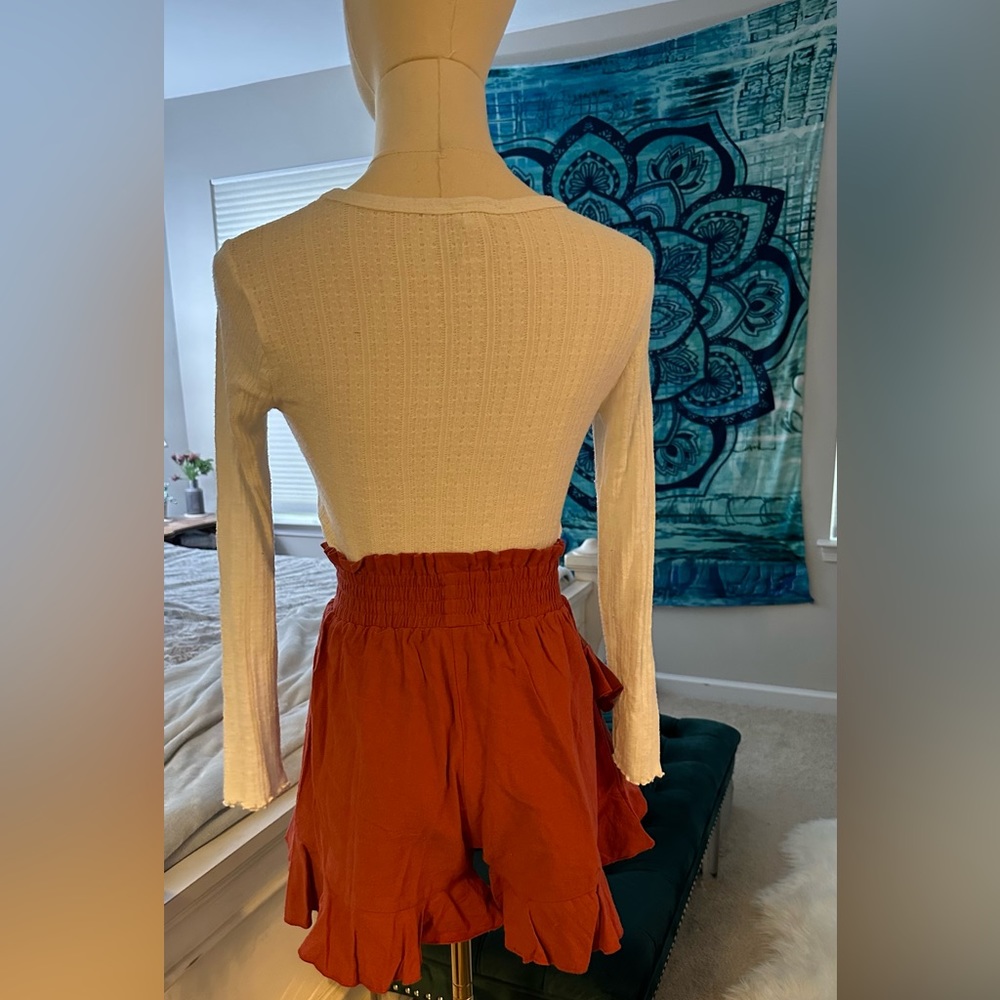 Top - Picture 2 of 3